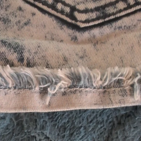 BOGO🏷️Vintage 90"a Rocker Girl Studded Acid Wash Denim Shorts - Picture 13 of 13